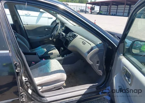 2001 Honda Accord 2.3 Ex z USA, uszkodzony, nr VIN JHMCG56691C026967